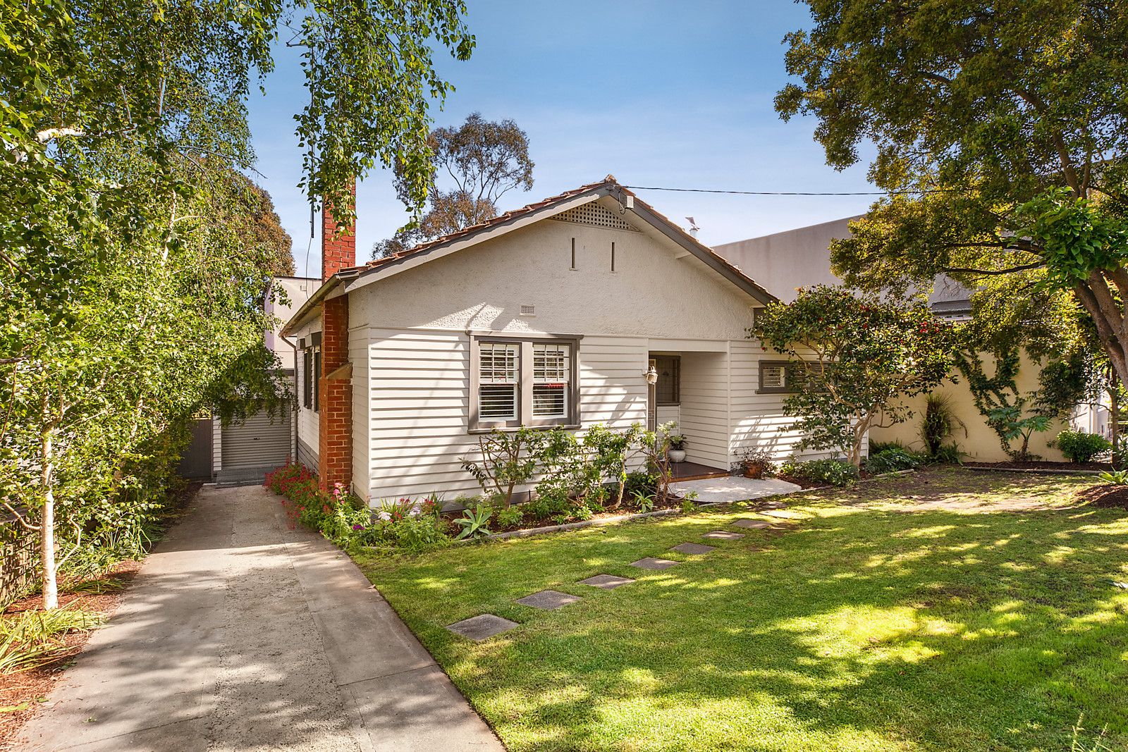 27 Rotherwood Road, Ivanhoe East VIC 3079, Image 2