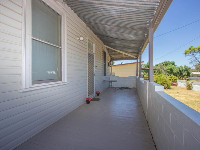 39 Grosvenor, Narrandera NSW 2700, Image 2