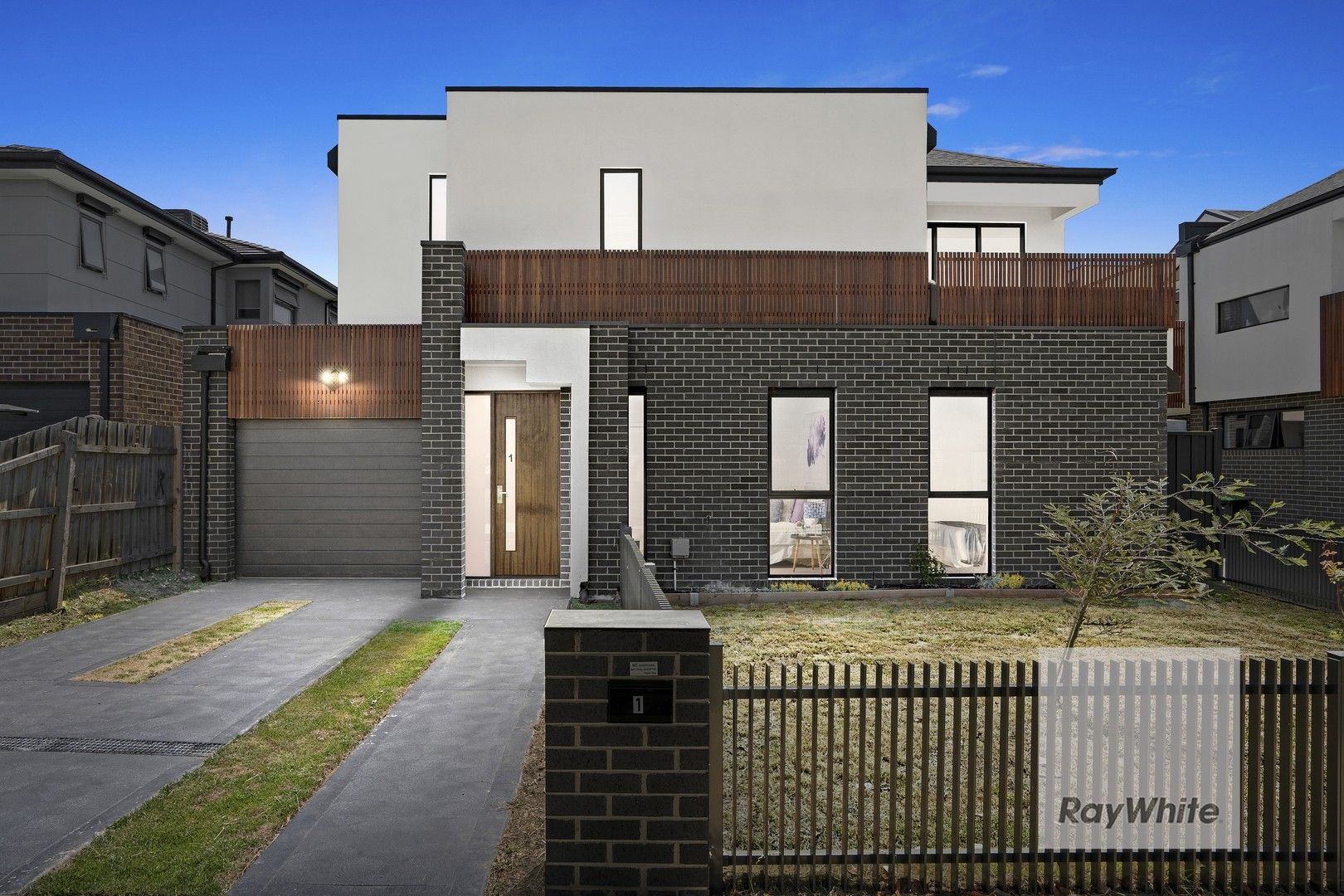 3 bedrooms Townhouse in 1/48-50 Browning Street KINGSBURY VIC, 3083
