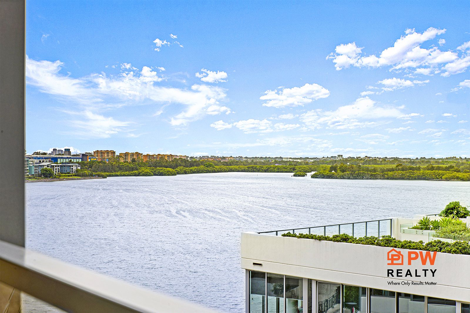 2 bedrooms Apartment / Unit / Flat in 711/3 Foreshore Place WENTWORTH POINT NSW, 2127