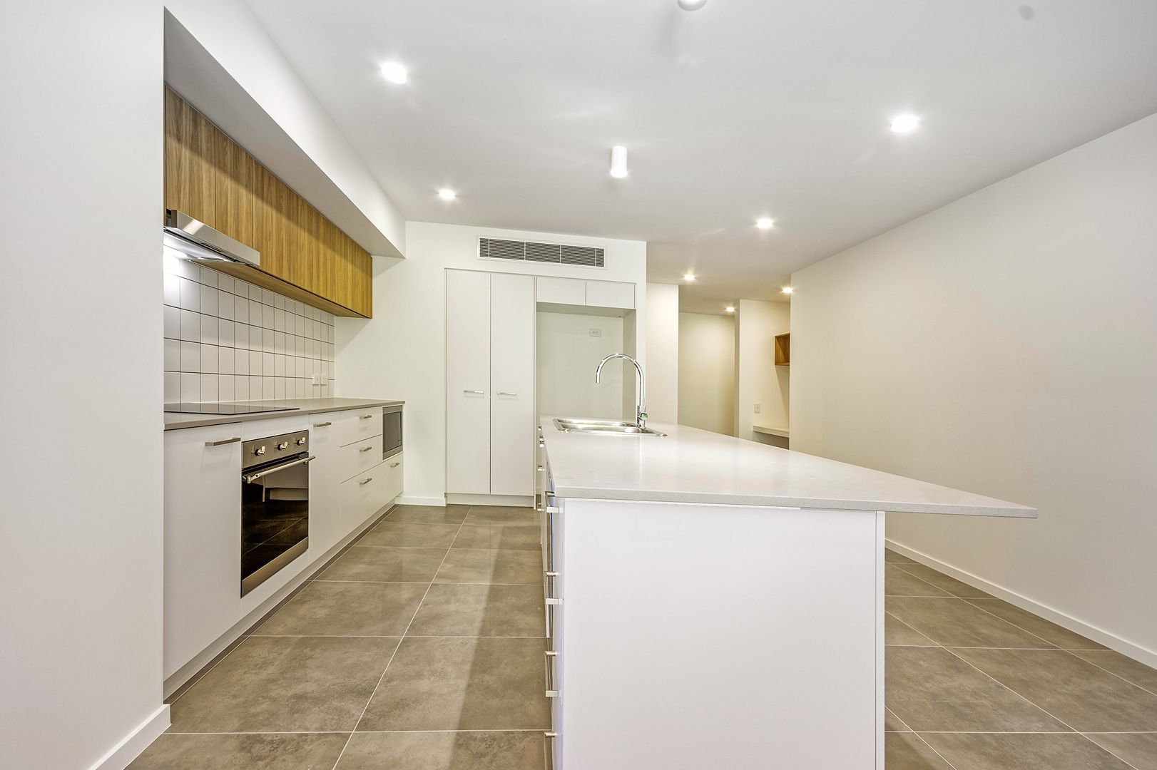 3/26-28 Picnic Point Esplanade, Maroochydore QLD 4558, Image 2