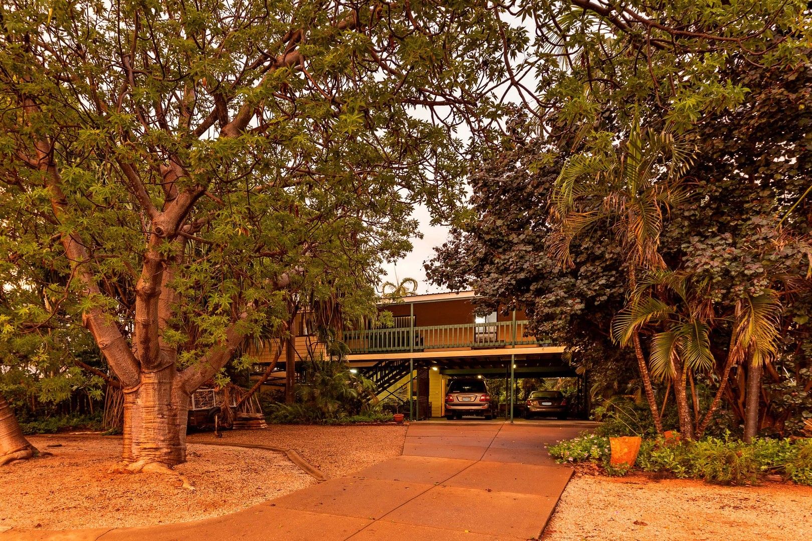 4 bedrooms House in 6 Gill Road CABLE BEACH WA, 6726