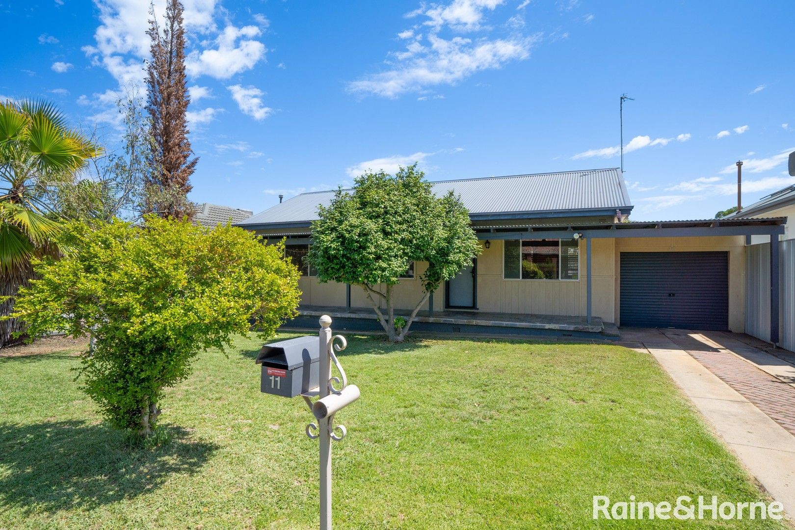 3 bedrooms House in 11 Killara Avenue MOUNT AUSTIN NSW, 2650