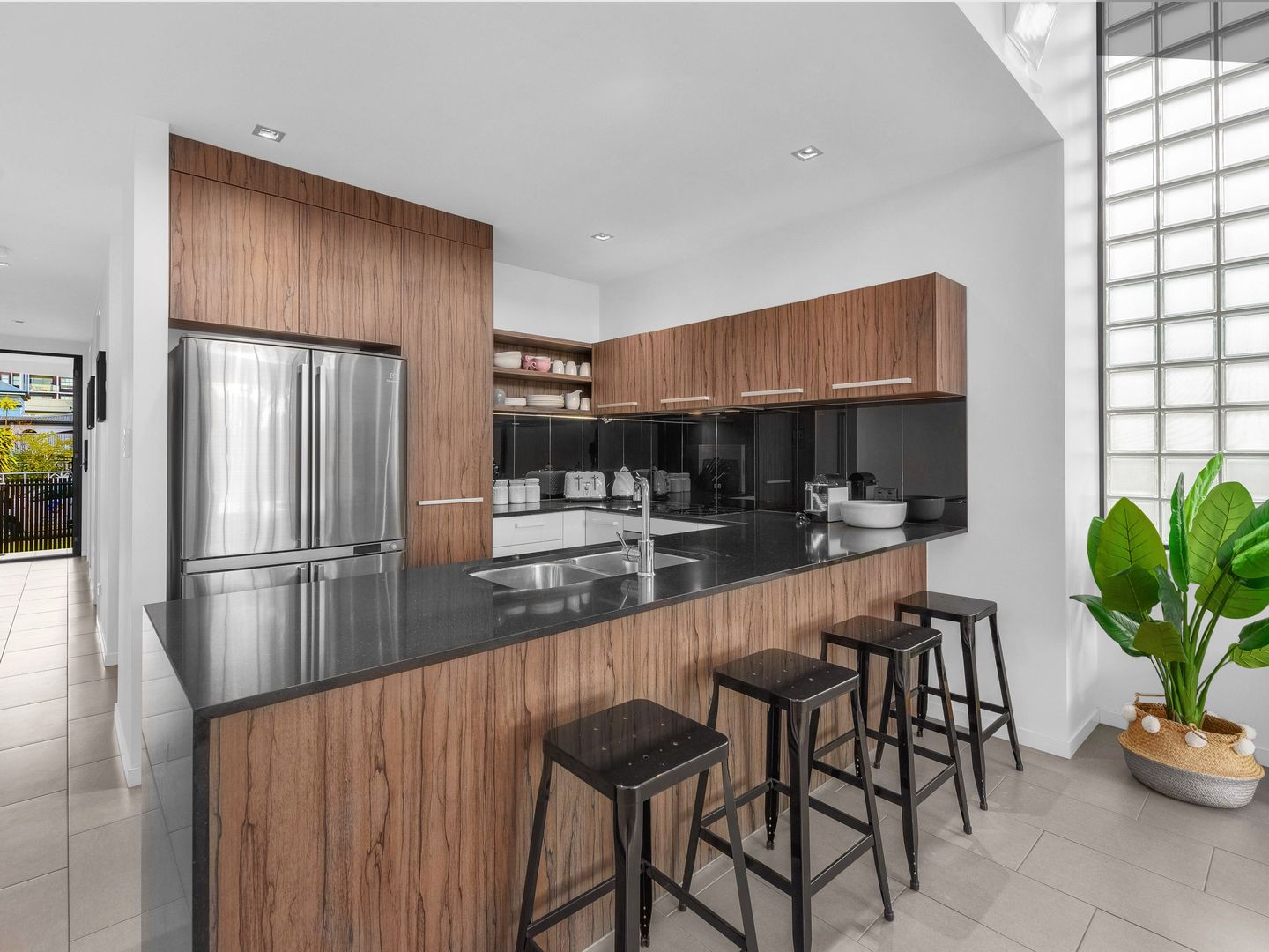 1/78 Bromley Street, Kangaroo Point QLD 4169, Image 2