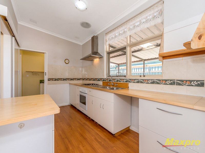 39 Watling Avenue, Lynwood WA 6147, Image 2