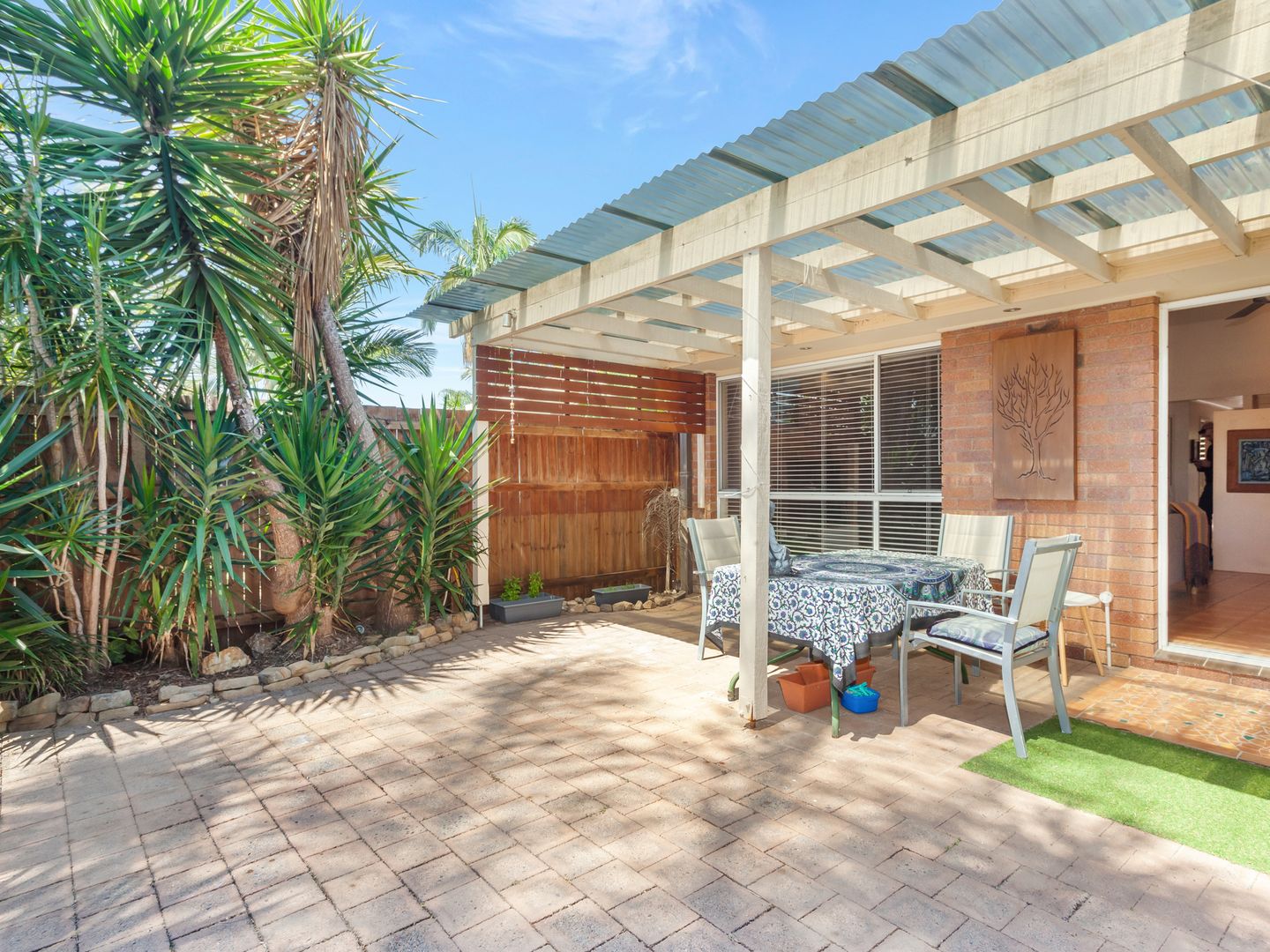 2/25 Wagtail Court, Burleigh Waters QLD 4220, Image 2