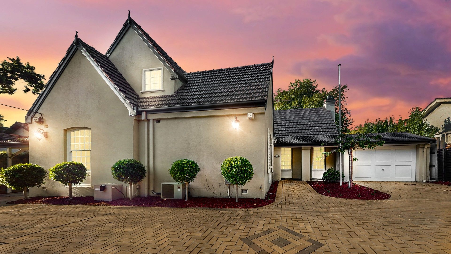 5 bedrooms House in 89 Mont Albert Road CANTERBURY VIC, 3126