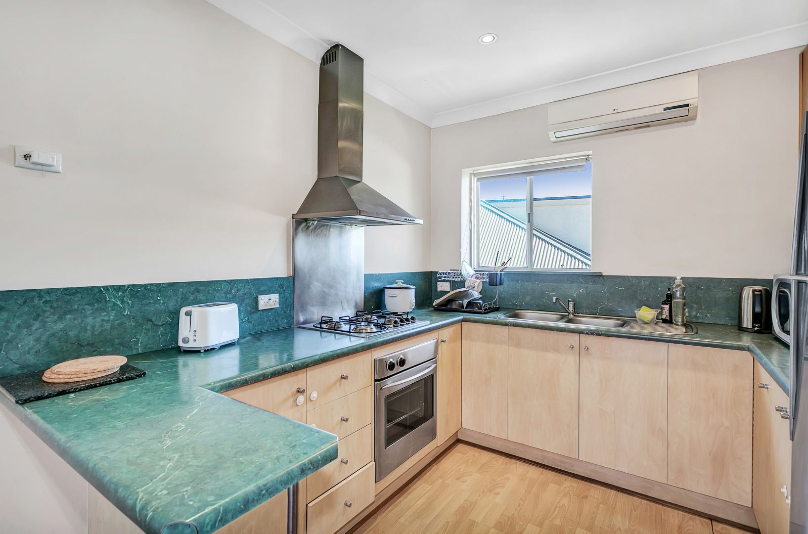 5/26 Wellington Street, Glandore SA 5037, Image 2