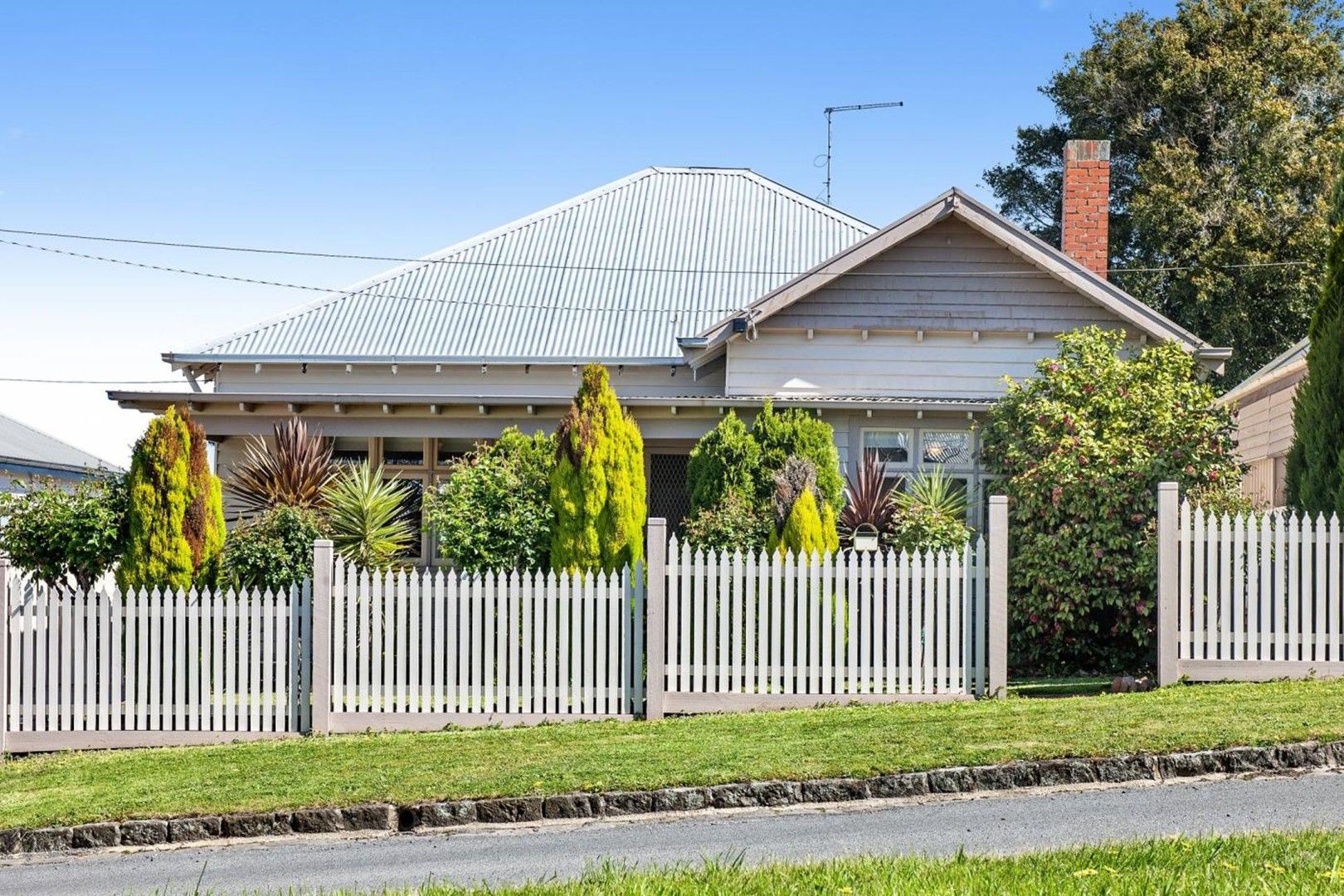 4 bedrooms House in 7 Howard Street SOLDIERS HILL VIC, 3350
