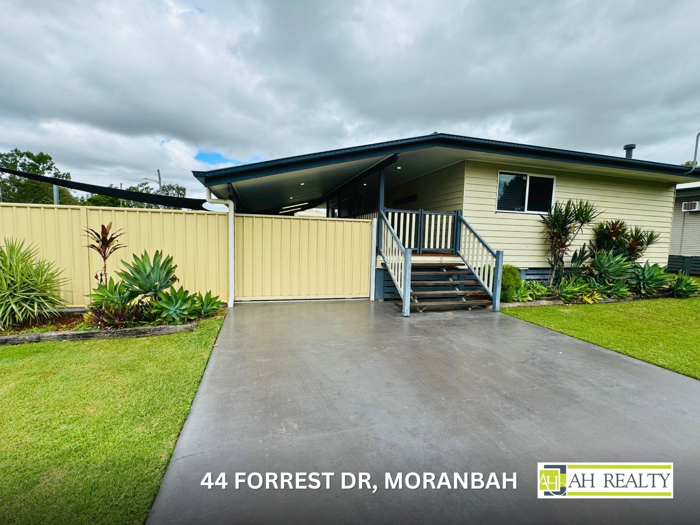 3 bedrooms House in 44 Forrest Drive MORANBAH QLD, 4744