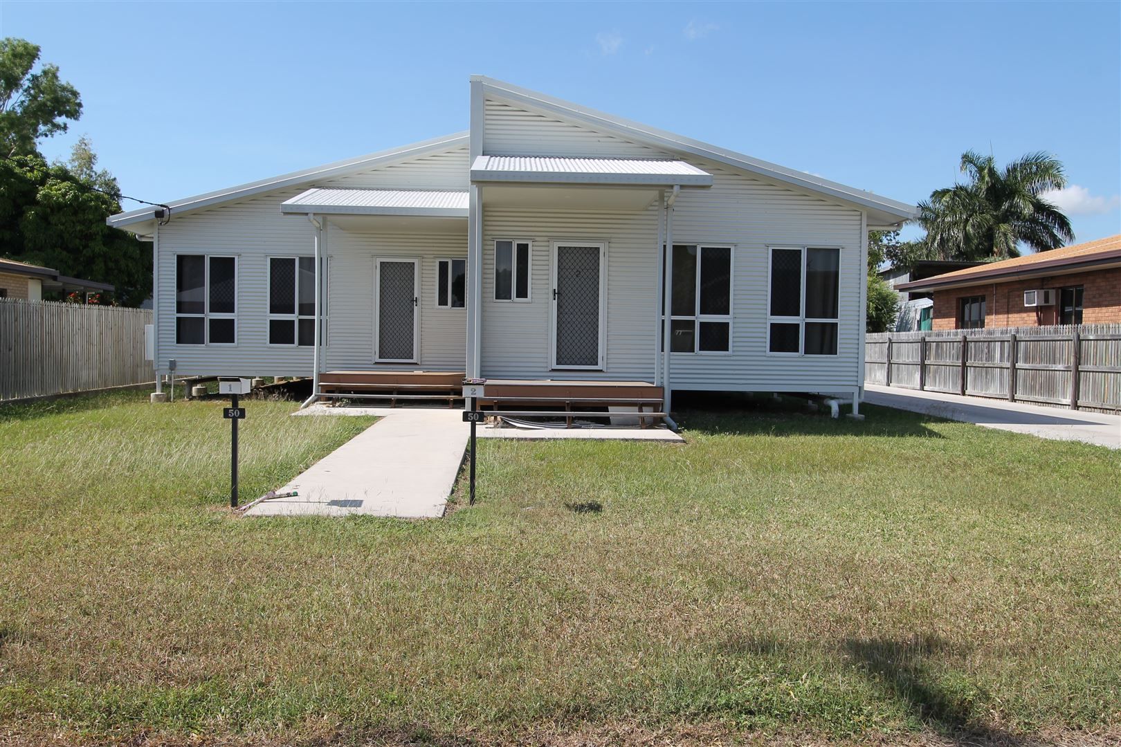 Ayr QLD 4807 2 beds duplex for Rent, 300 p.w. 16670241 Domain