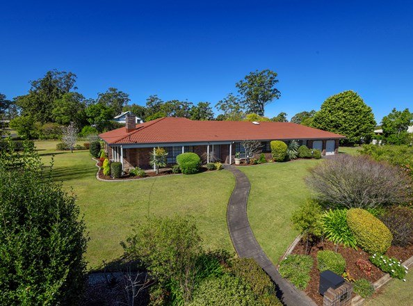 2 Golf Course Drive, Middle Ridge QLD 4350