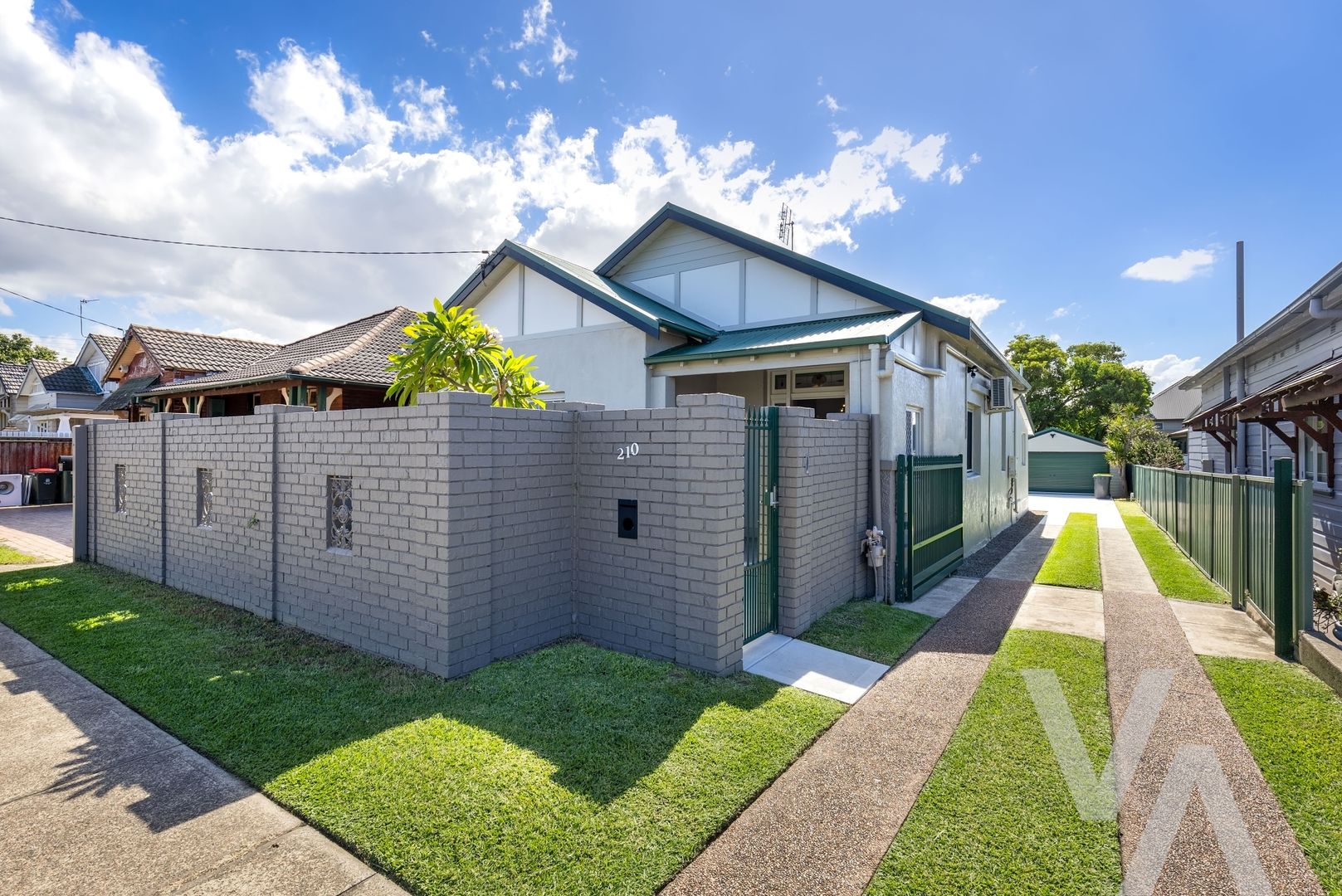 210 Glebe Road, Merewether NSW 2291