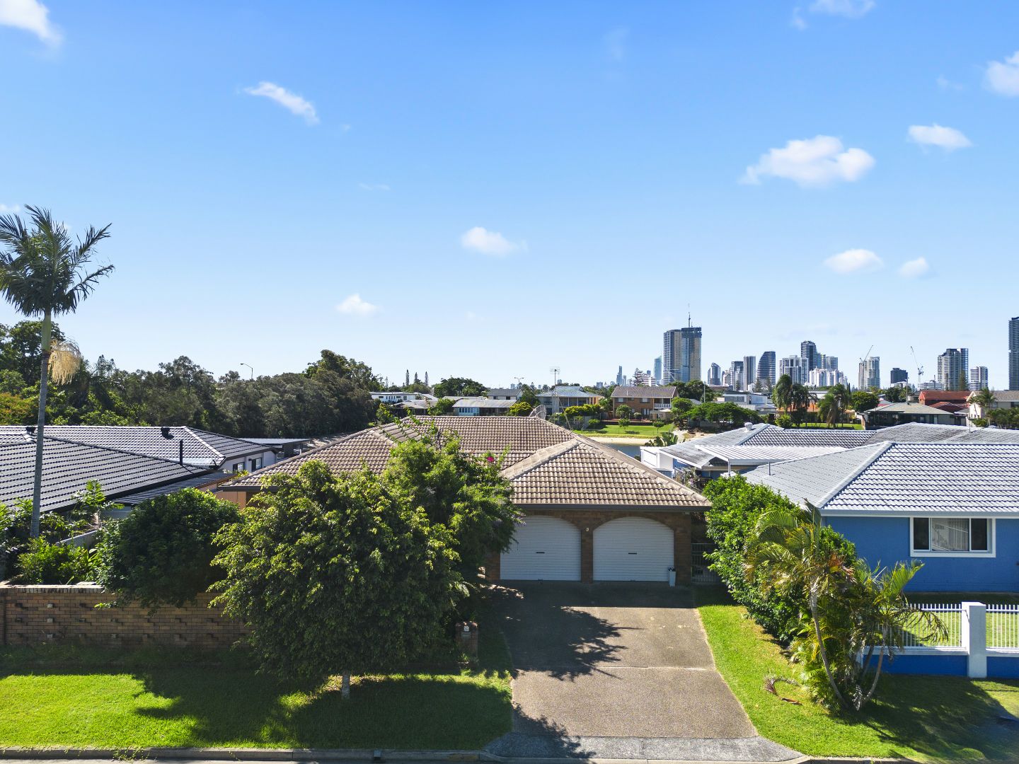 6 Weatherly Avenue, Mermaid Waters QLD 4218, Image 1