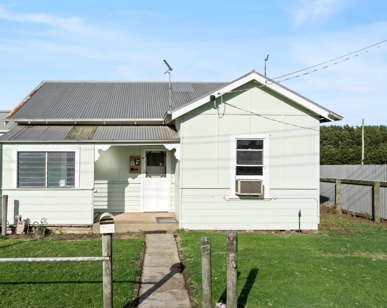 2 bedrooms Semi-Detached in 23 Blandford Street COBDEN VIC, 3266