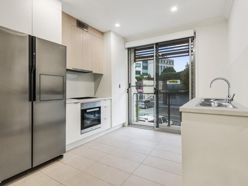 41/3028 The Boulevard, Carrara QLD 4211, Image 2