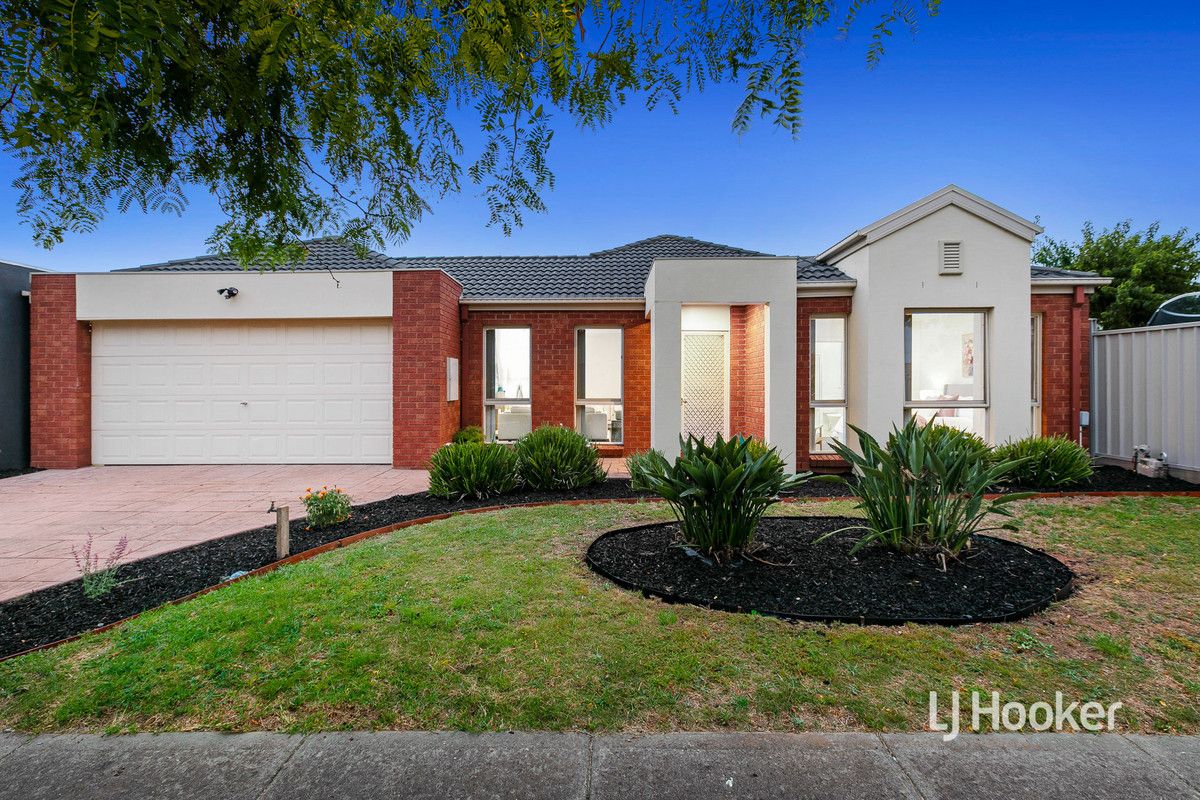 3 bedrooms House in 39 Sumner Crescent POINT COOK VIC, 3030
