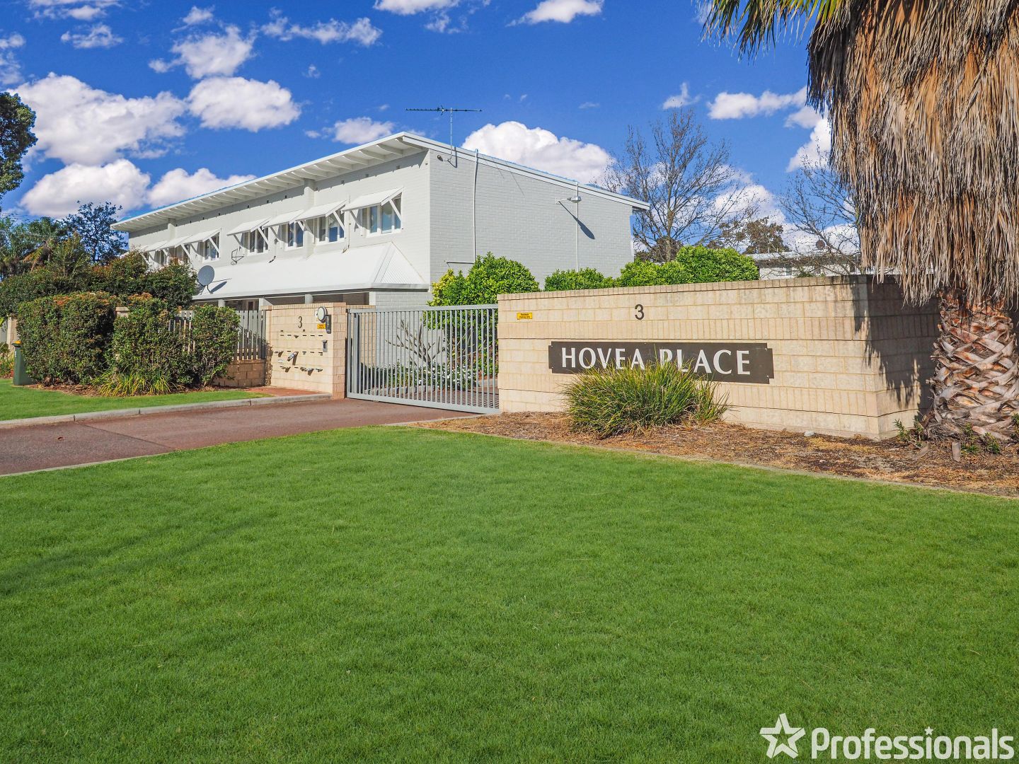 8/3 Derrington Crescent, Balga WA 6061, Image 1