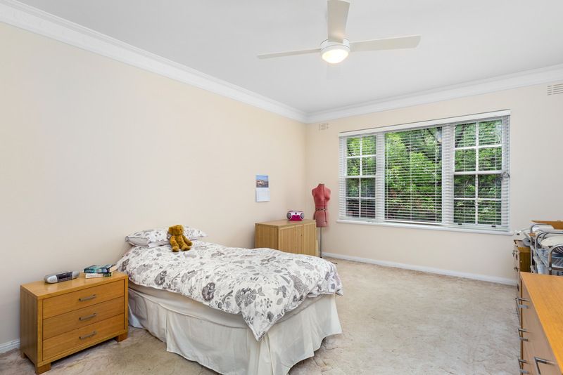 8/2a Shirley Road, Roseville NSW 2069, Image 2