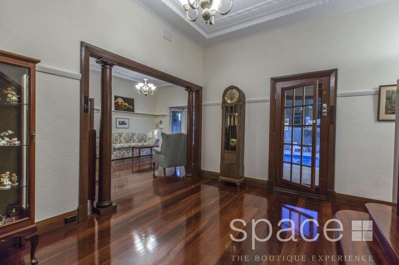 30 Boronia Avenue, Nedlands WA 6009, Image 2