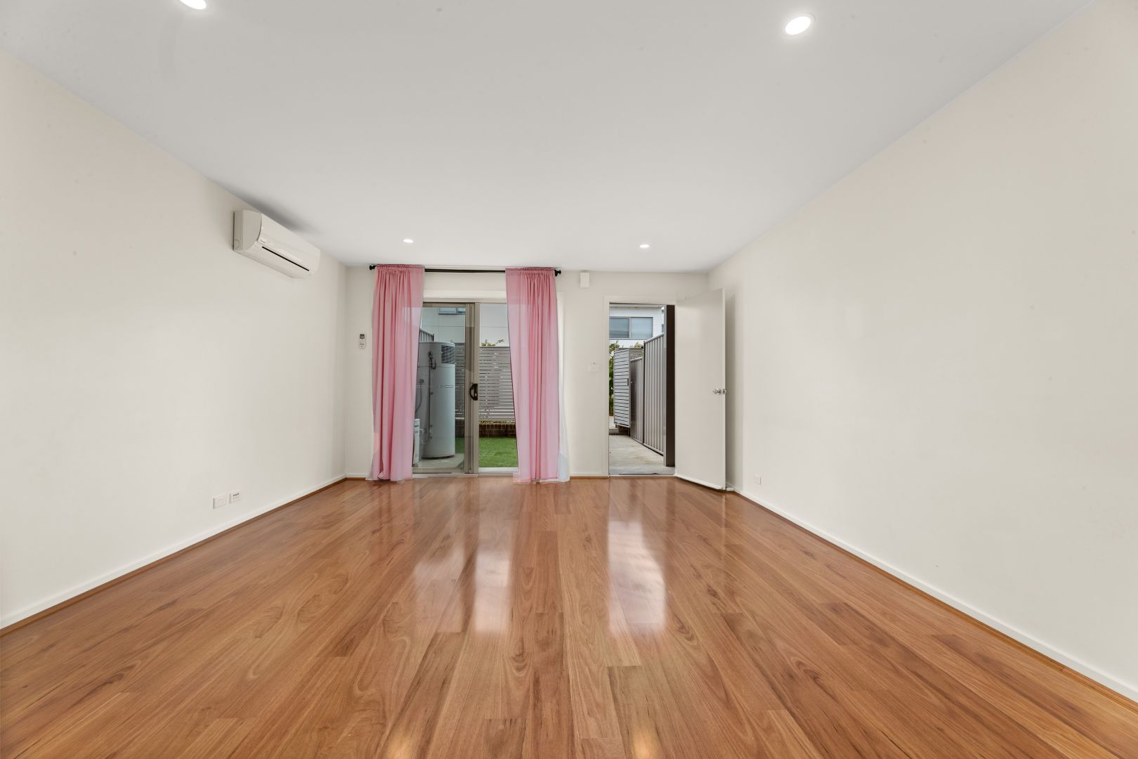22/21 Bakewell Street, Coombs ACT 2611, Image 2