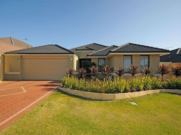 4 bedrooms House in 11 Admiralty Road JINDALEE WA, 6036