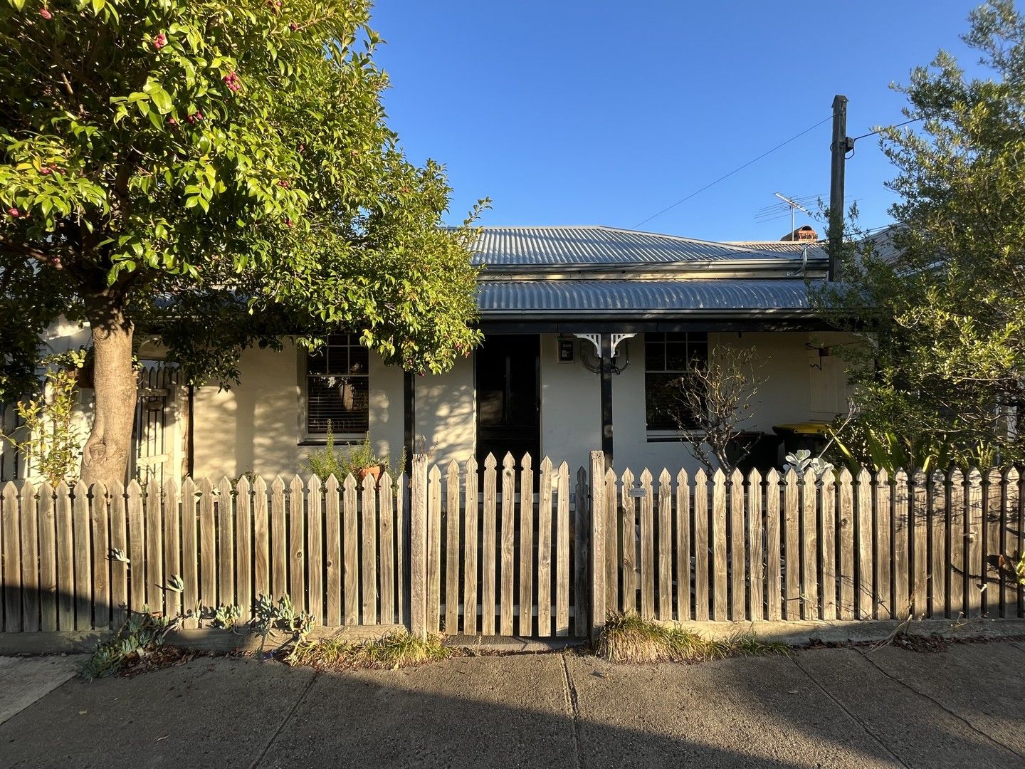 2 bedrooms House in 27 Sharp Street NEWTOWN VIC, 3220