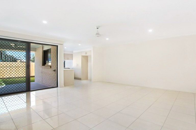 1 & 2/6 Clements Street, Griffin QLD 4503, Image 2