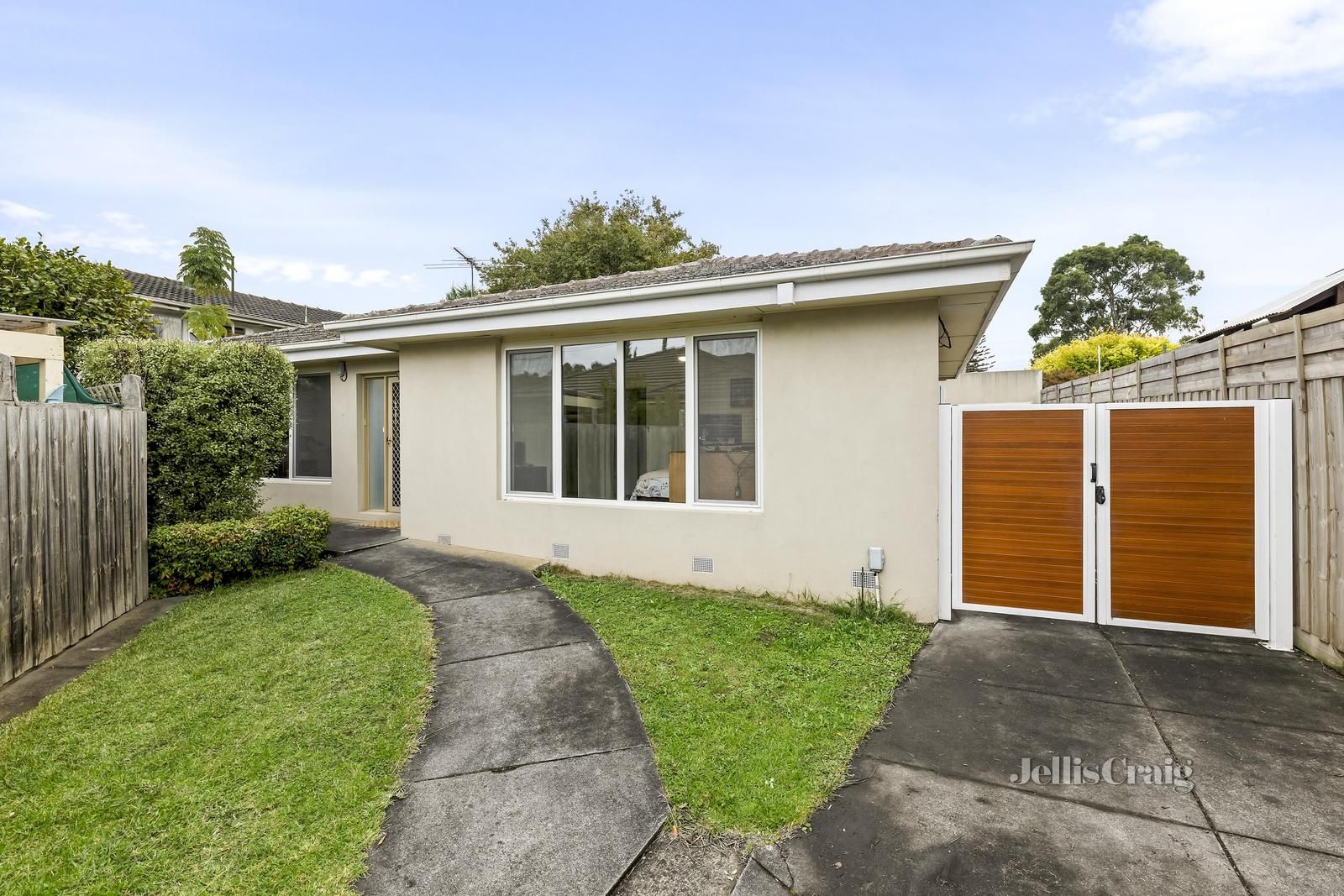 3 bedrooms Apartment / Unit / Flat in 2/165 Maroondah Highway CROYDON VIC, 3136