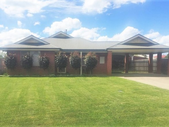 11 Kingfisher Place, Sale VIC 3850