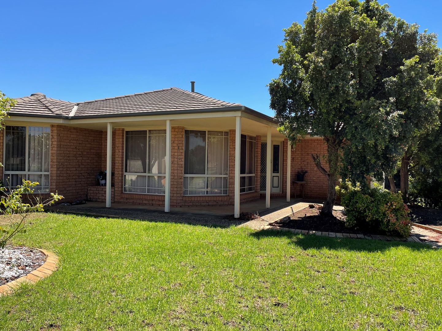 1 Dunvarleigh Crescent, Griffith NSW 2680 Domain