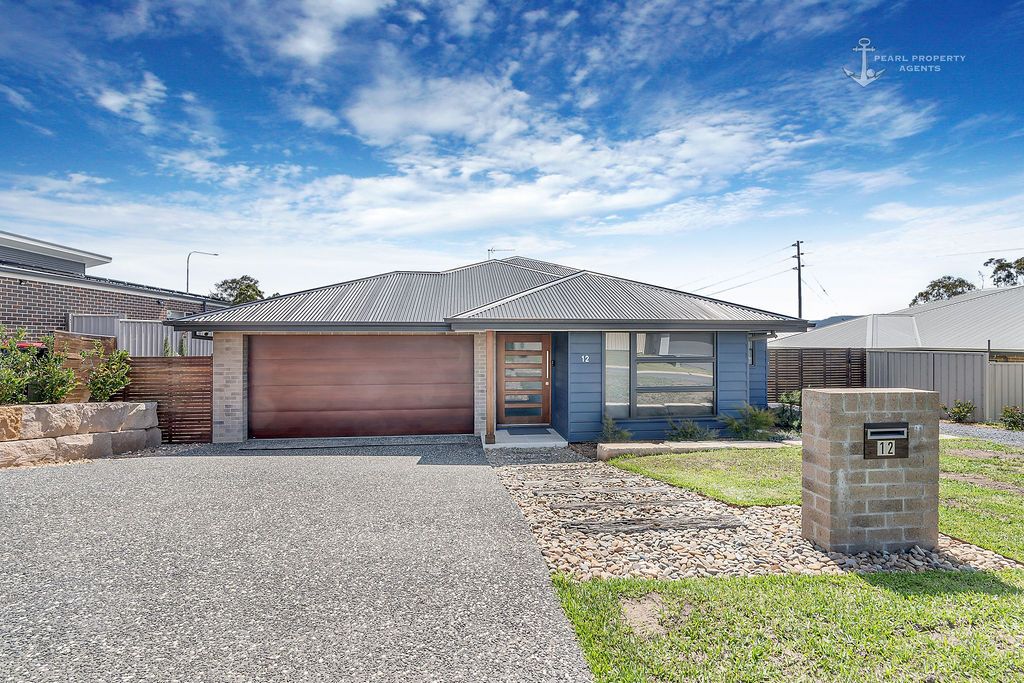 5 bedrooms House in 12 Jindalee Crescent NOWRA NSW, 2541