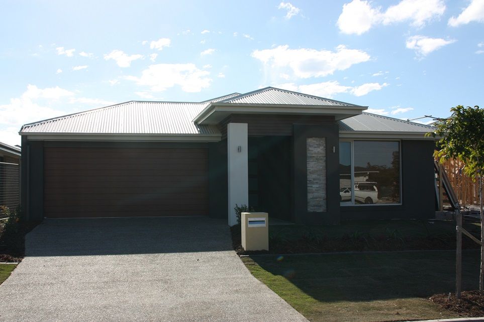 4 bedrooms House in 14 Girraween Street PIMPAMA QLD, 4209
