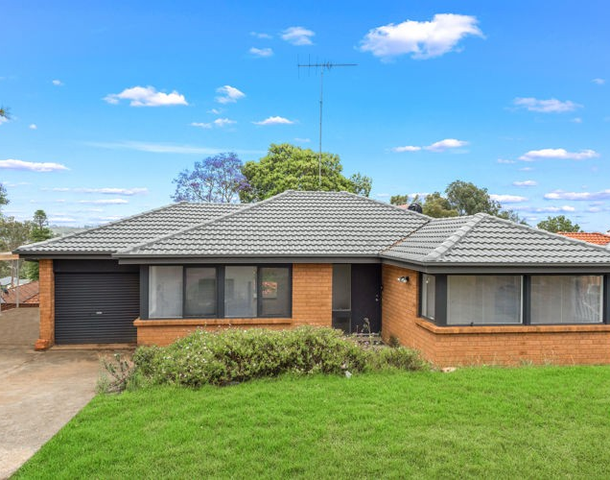 6 Cobb Place, Ambarvale NSW 2560