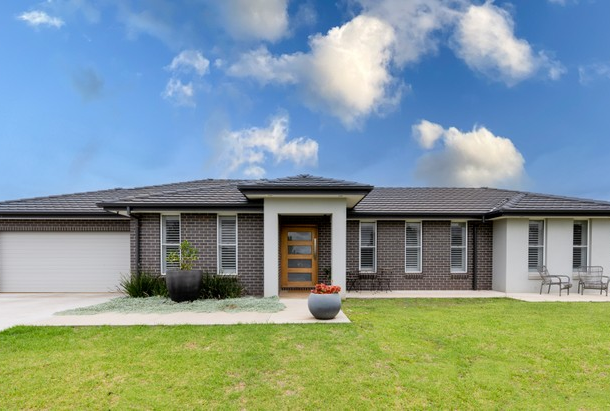 4 Mogo Place, Moore Creek NSW 2340