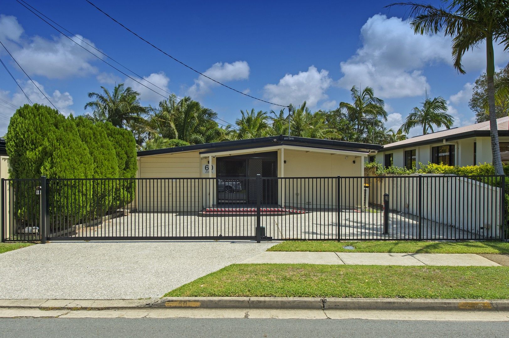 5 bedrooms House in 60 Morala Avenue RUNAWAY BAY QLD, 4216