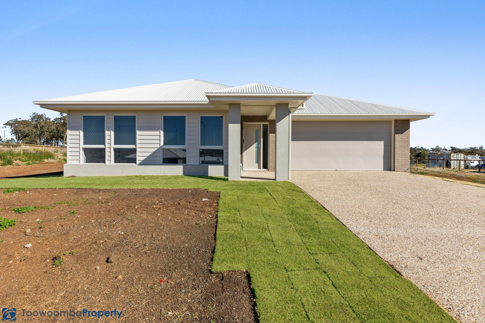 4 bedrooms House in 7 Wisdom Street MERINGANDAN WEST QLD, 4352