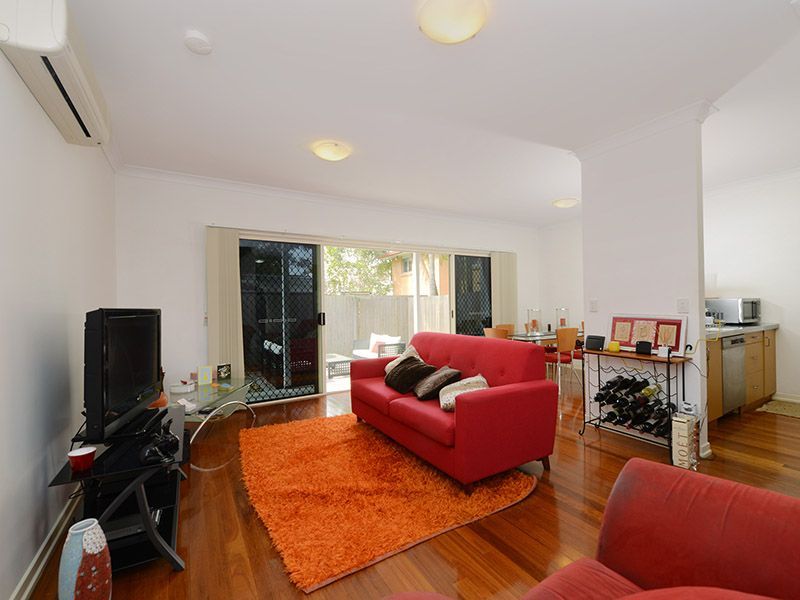 28 Elliott Street, Kangaroo Point QLD 4169, Image 1