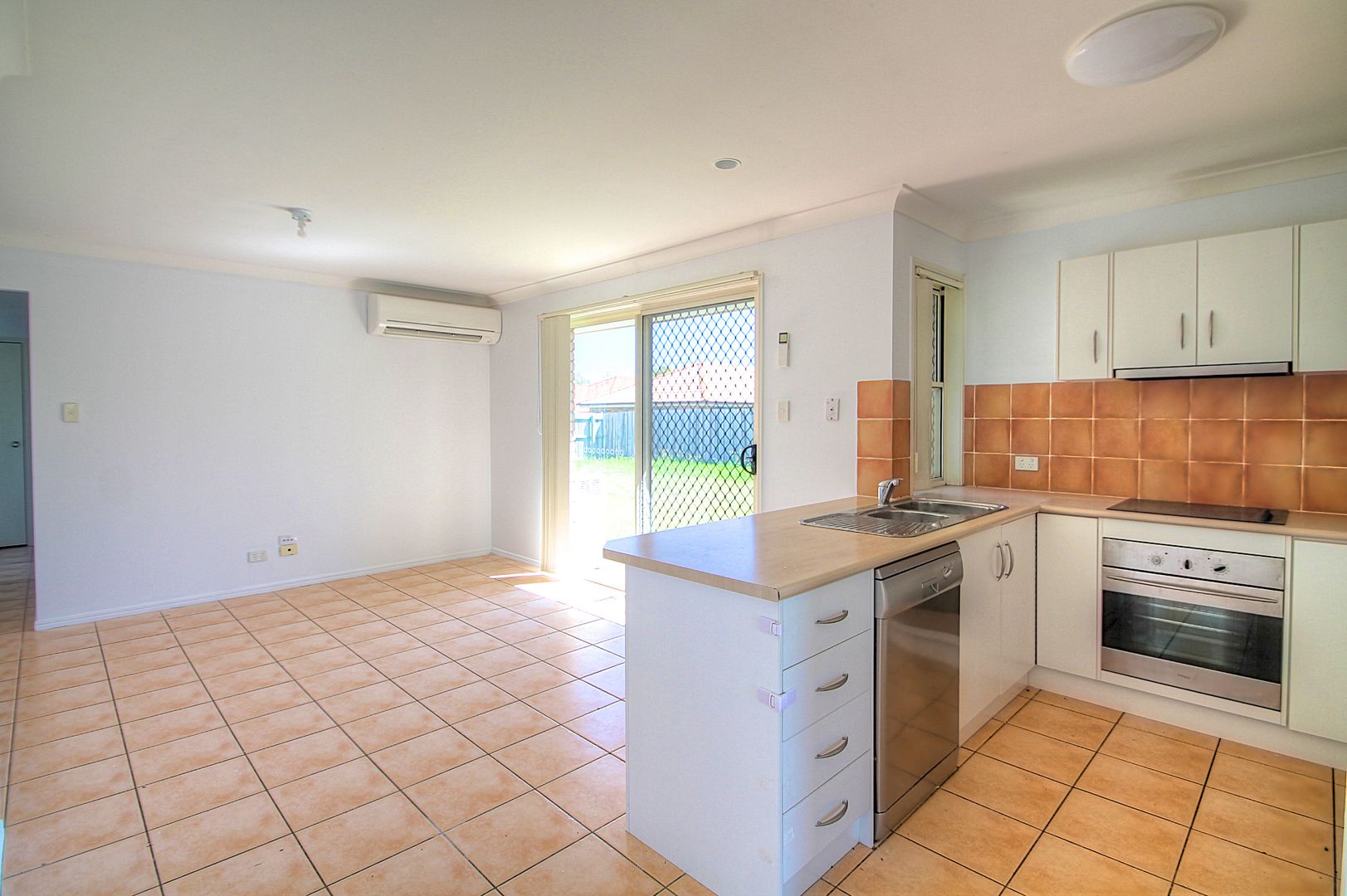 117 Anna Drive, Raceview QLD 4305, Image 2