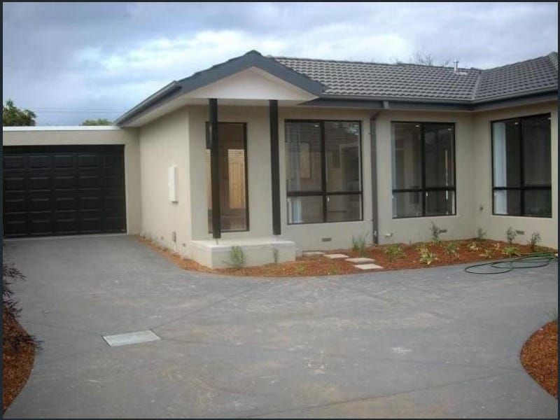 2 bedrooms House in 2/17 Montana Avenue MULGRAVE VIC, 3170