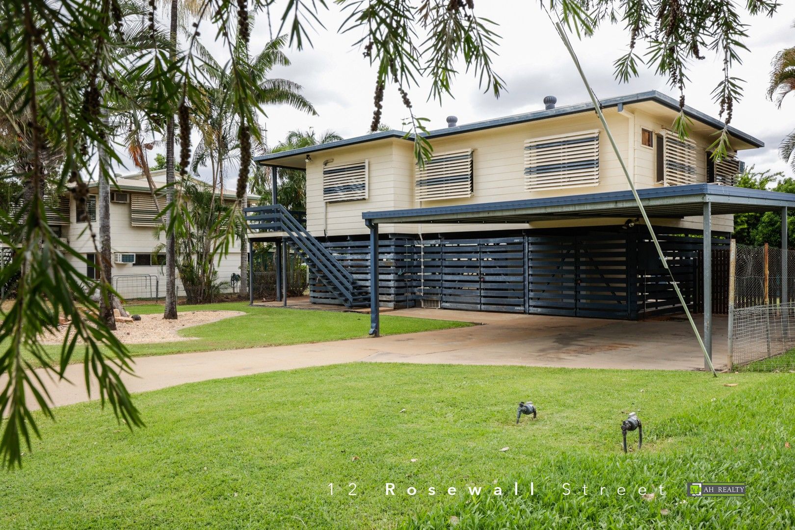 3 bedrooms House in 12 Rosewall Street MORANBAH QLD, 4744