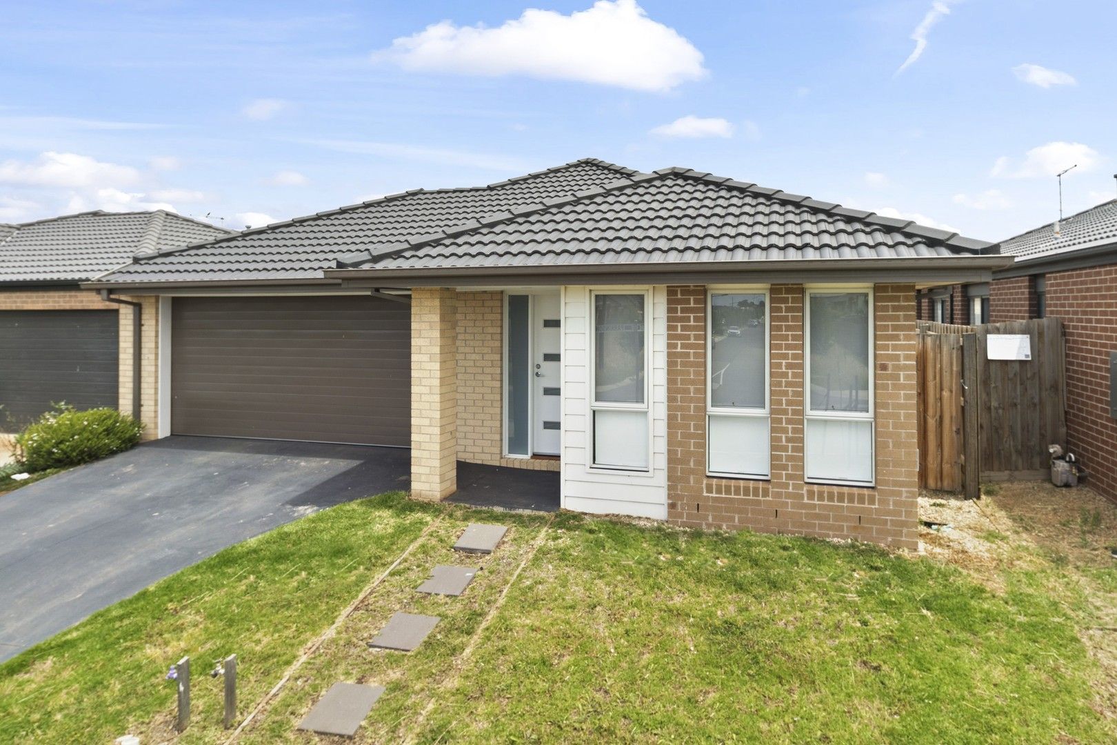 4 bedrooms House in 10 Norwood Parkinson Street MELTON SOUTH VIC, 3338