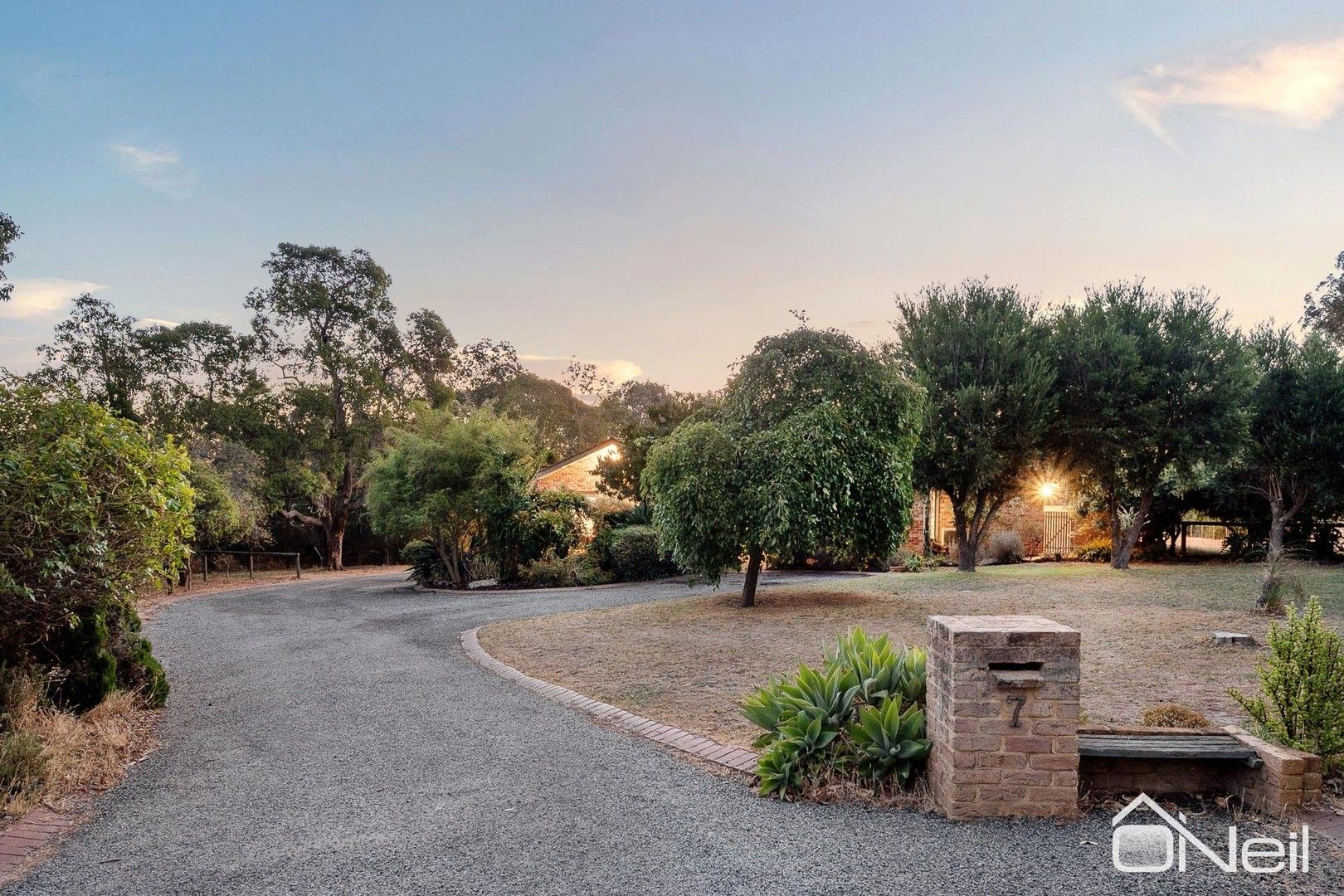 4 bedrooms House in 7 Dalley Street BYFORD WA, 6122