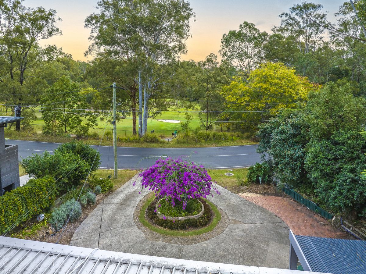 6 bedrooms House in 85 Hillside Terrace ST LUCIA QLD, 4067