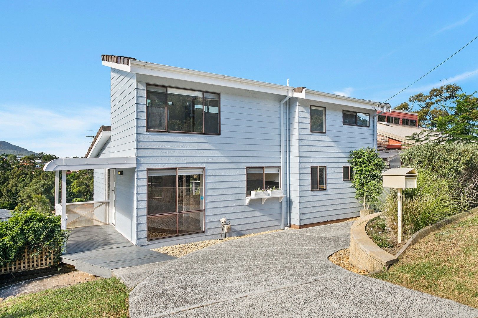 3 bedrooms House in 11 Ashley Avenue FARMBOROUGH HEIGHTS NSW, 2526