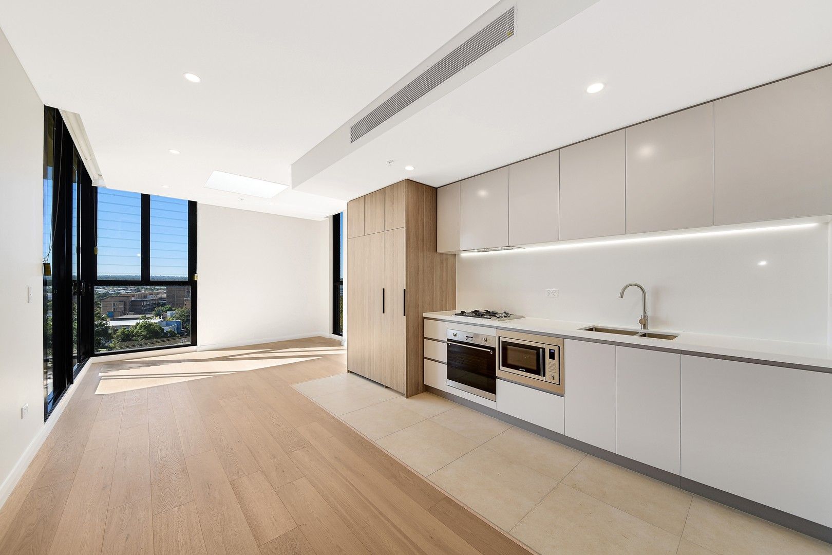 1 bedrooms Apartment / Unit / Flat in 804/7 Maple Tree Road WESTMEAD NSW, 2145