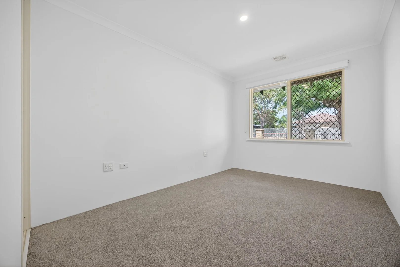 Additional image 19 of 1/39 Elizabeth Street, Cloverdale WA 6105