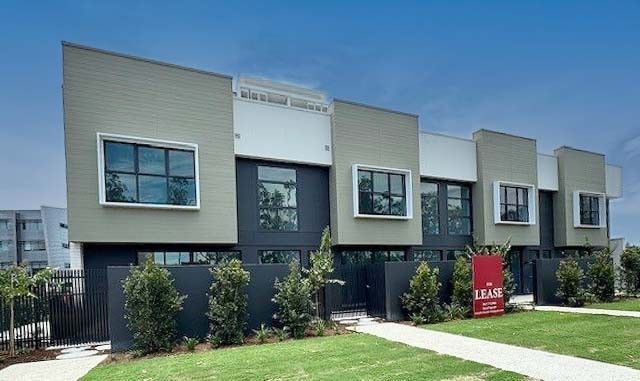 3 bedrooms Townhouse in 3/1 Waterfront Place ROBINA QLD, 4226
