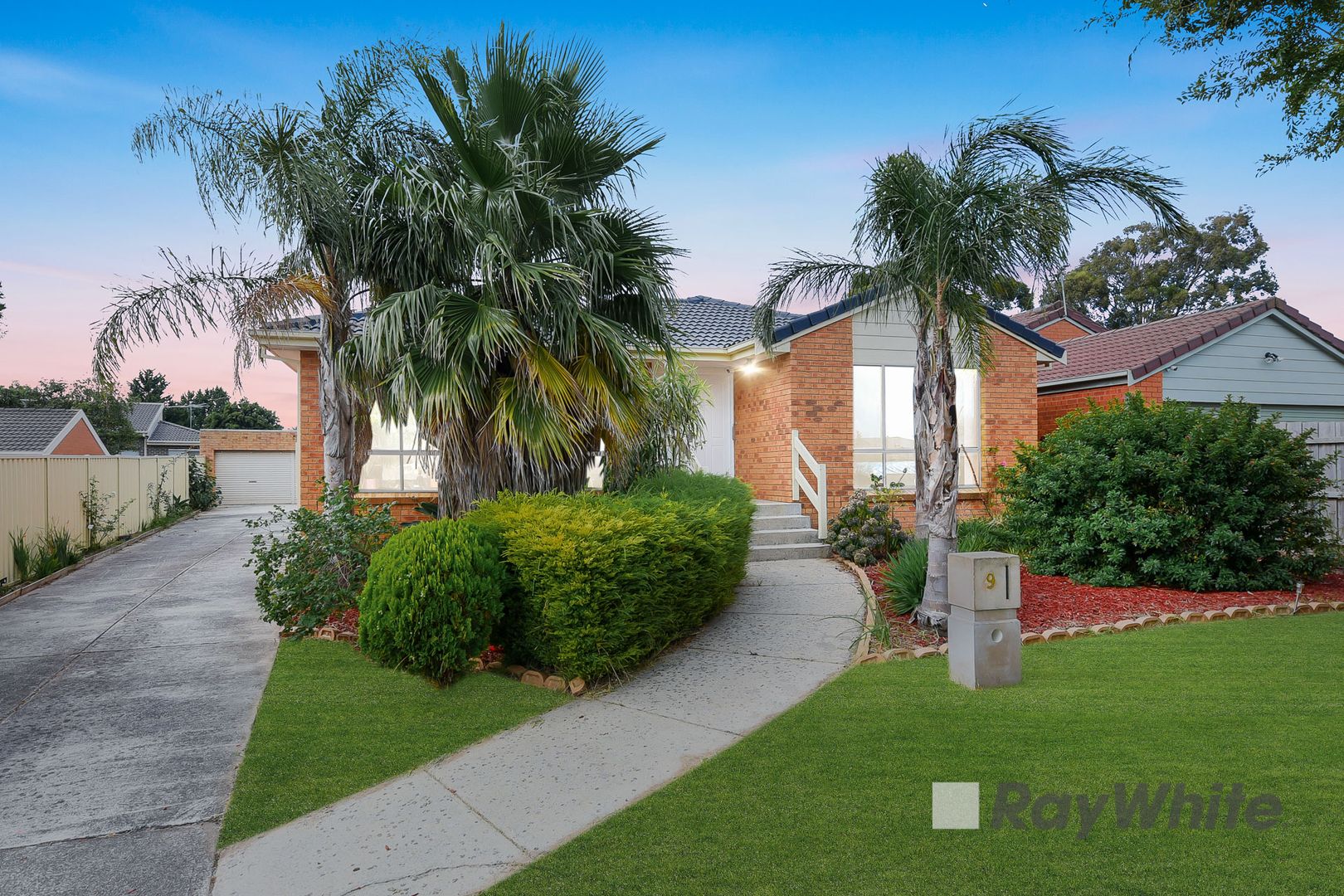 9 Bramwell Close, Endeavour Hills VIC 3802, Image 1