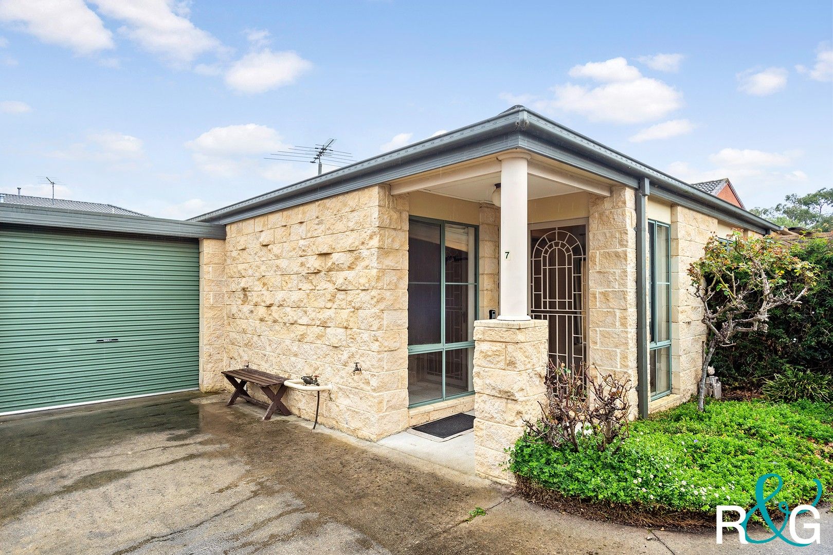 2 bedrooms Apartment / Unit / Flat in 7/128 Salmon Street HASTINGS VIC, 3915